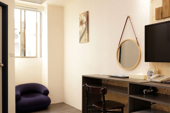 Room 85 of 232