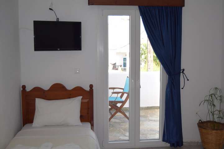 Room 3 of 64