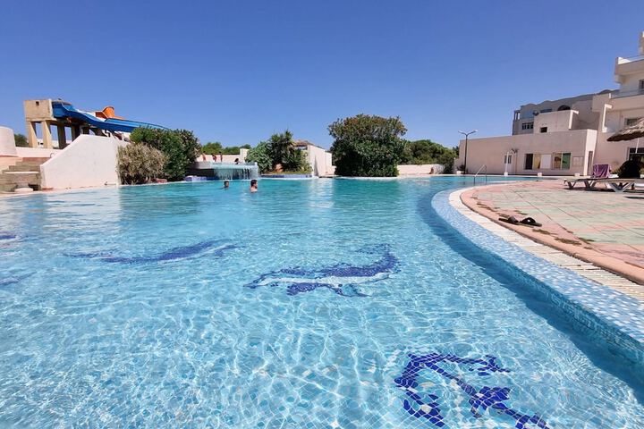 Pools & Facilities