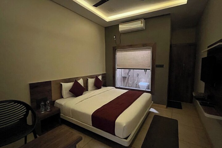 Room 12 of 23