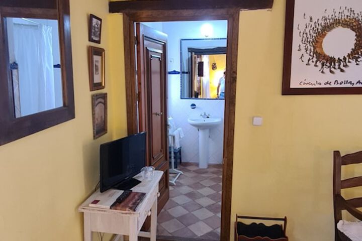 Room 44 of 80