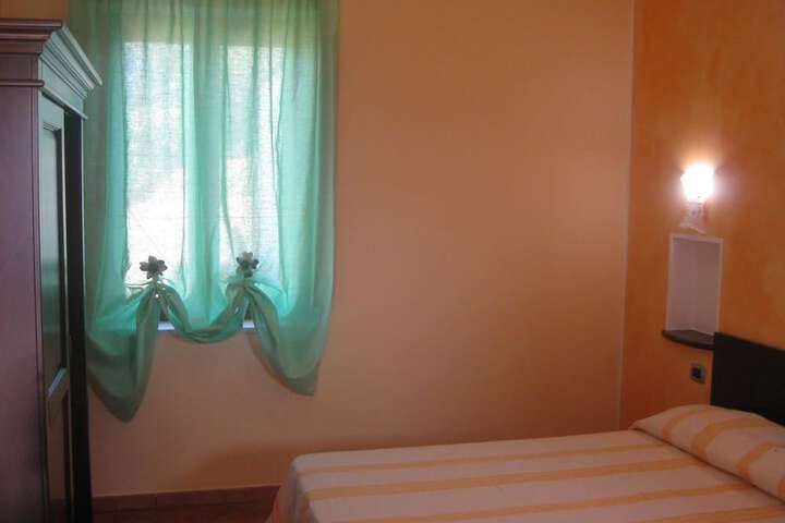 Room 8 of 11