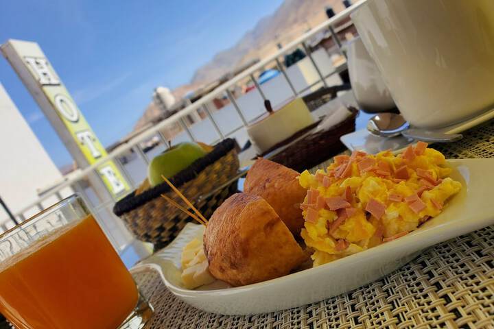 Breakfast/Coffee Service 69 of 84