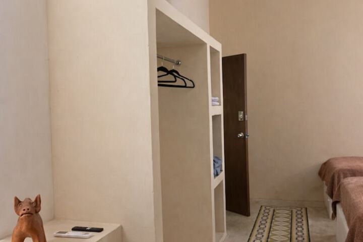Room 10 of 24
