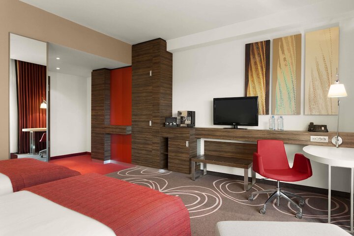 Room 6 of 26