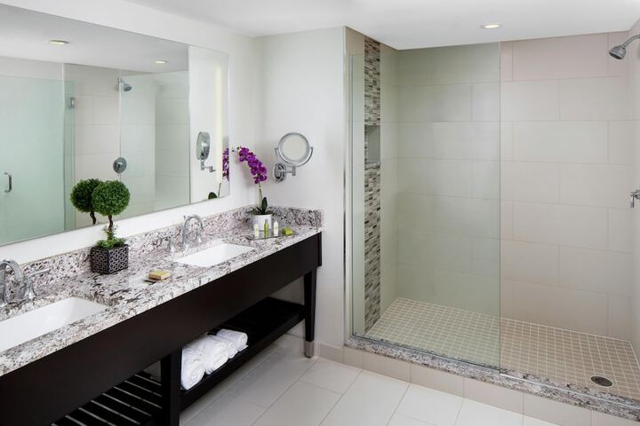 Bathroom shower