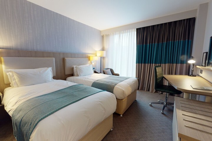 Room 21 of 165