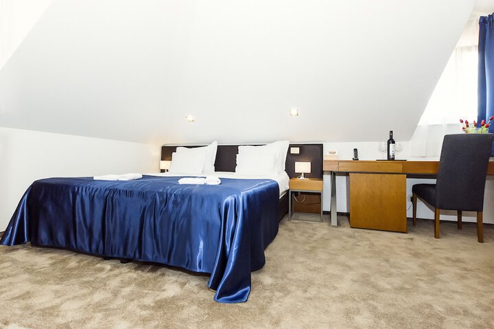 Room 14 of 86