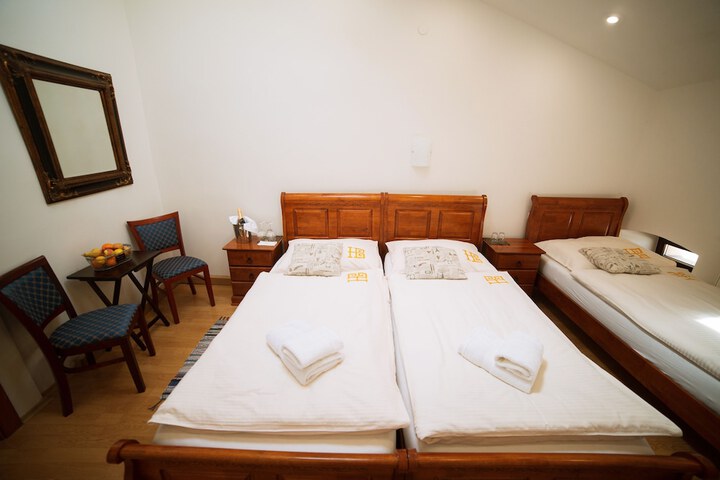 Room 16 of 35