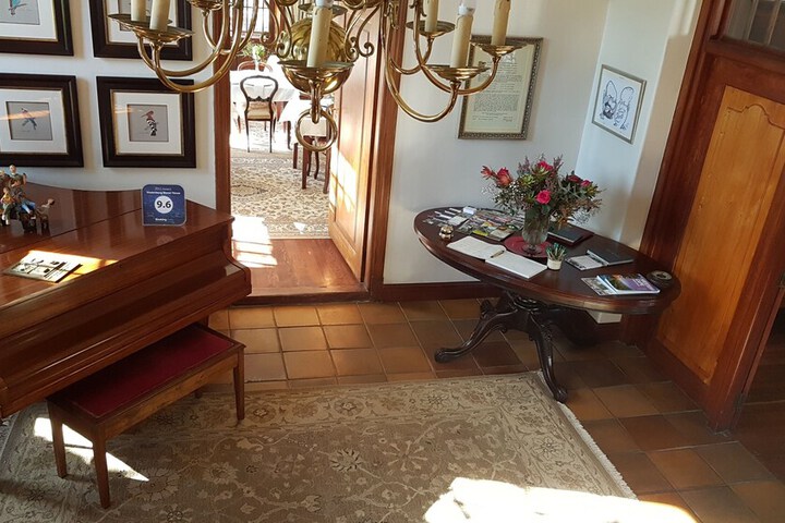 Entrance & Lobby