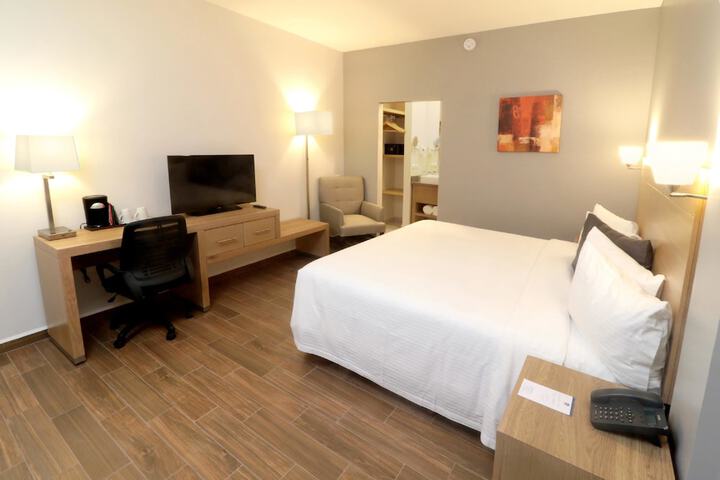 Room 6 of 26