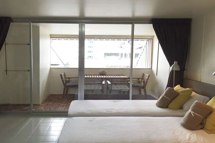 Room 3 of 92