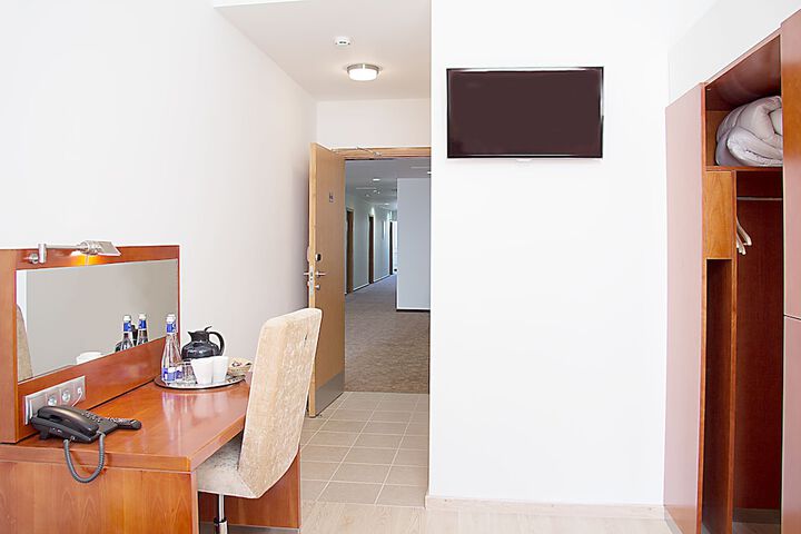 Room 21 of 46