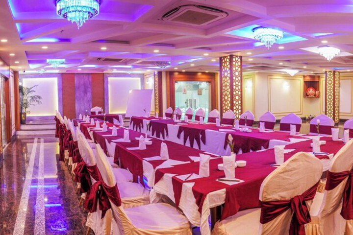 Ballroom/Hall 33 of 43