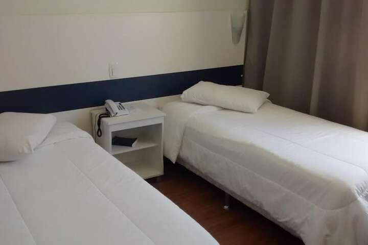 Room 21 of 40