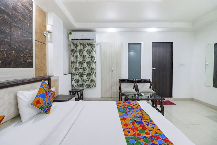 Room 18 of 28