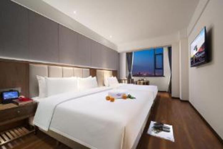 Room 14 of 14