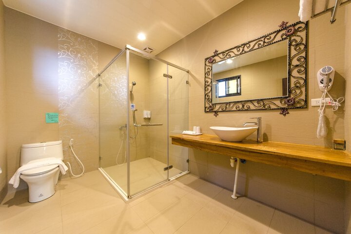 Room 42 of 47
