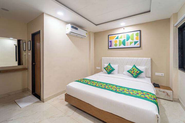 Room 17 of 37