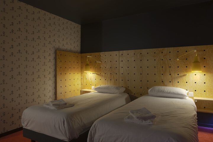 Room 12 of 91