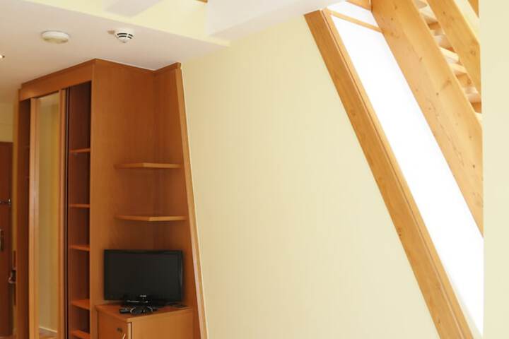 Room 25 of 60