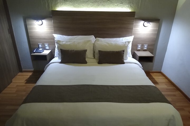 Room 9 of 35