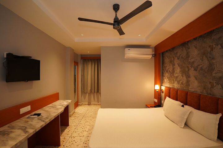 Room 7 of 17