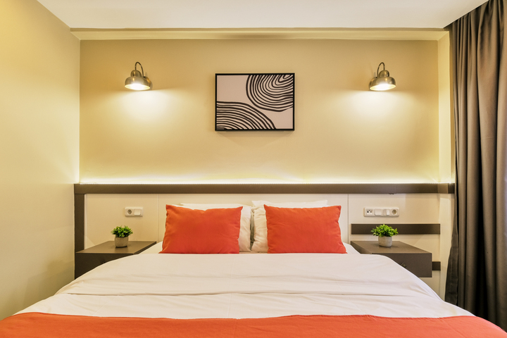 Room 4 of 28