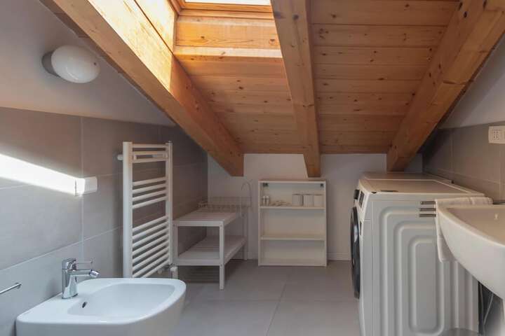 Room 25 of 27