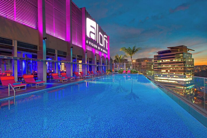Hotel with Pool