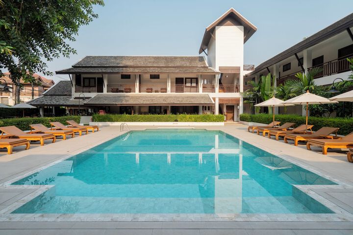 Pool 44 of 136