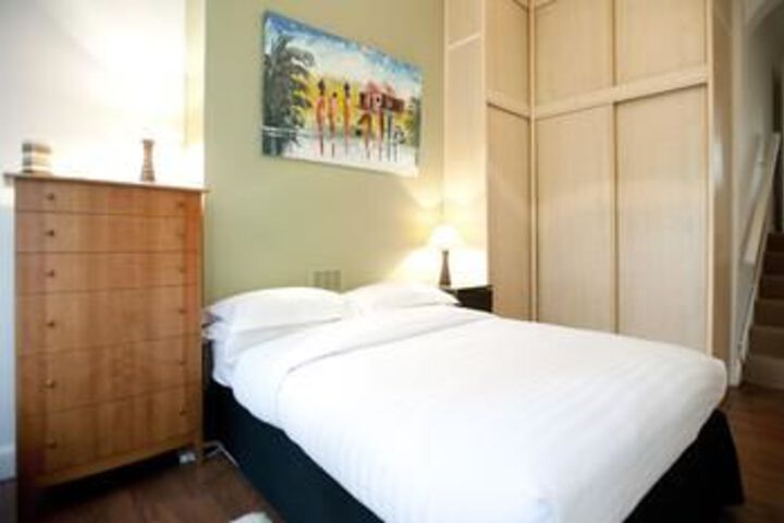 Room 46 of 119