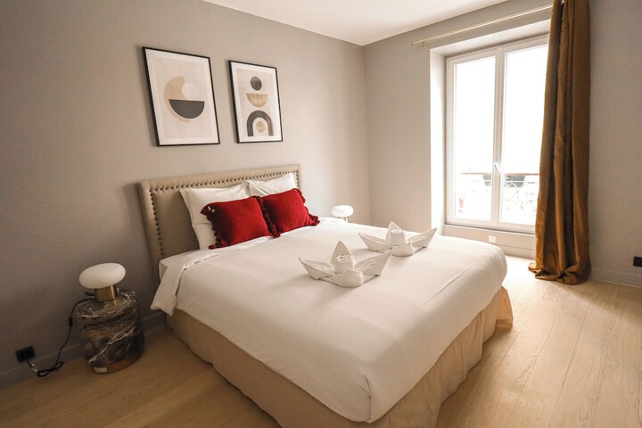 Room 6 of 35