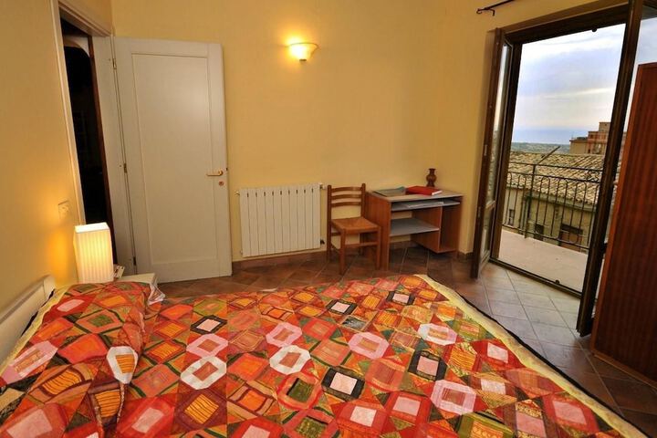 Room 4 of 13