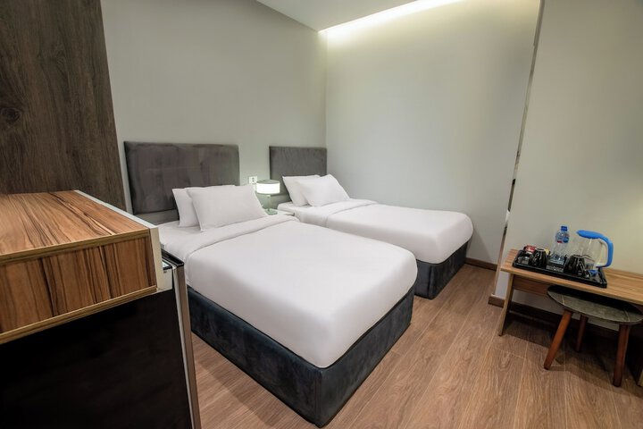 Room 8 of 36