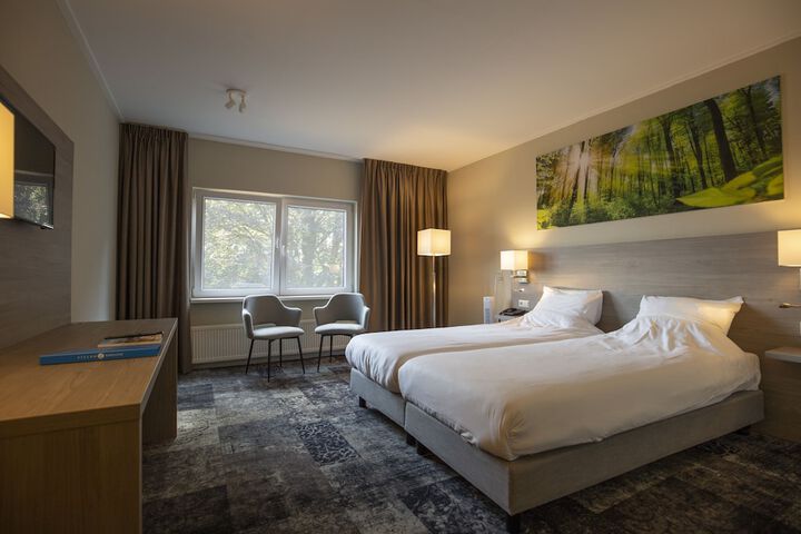 Room 4 of 34