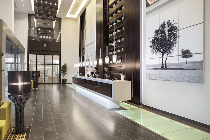 Entrance & Lobby