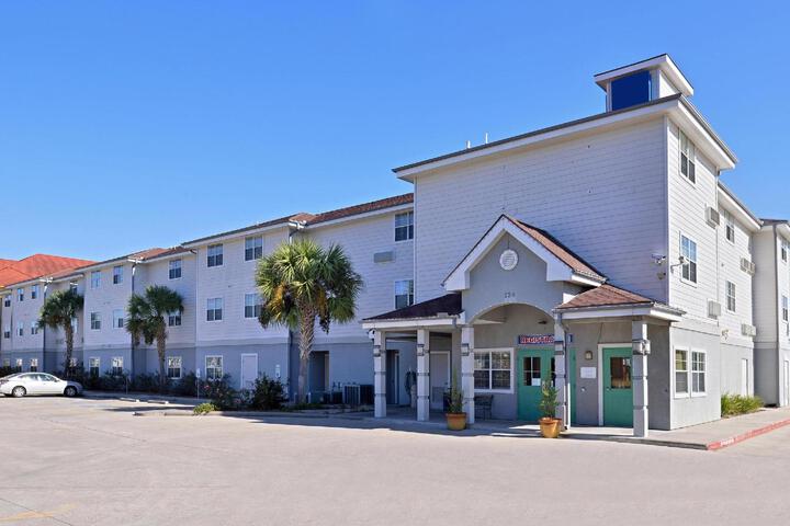 Home Suites Winnie