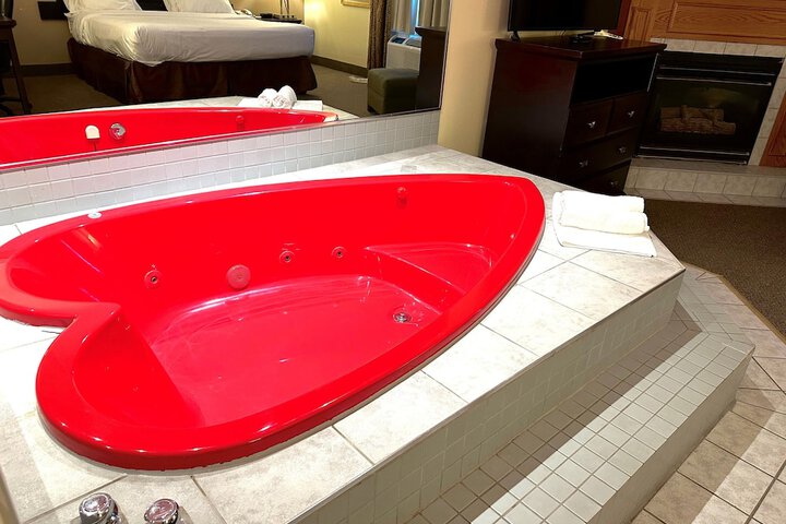 1 King Bed (4 of 11)