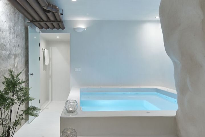 Pool 119 of 174