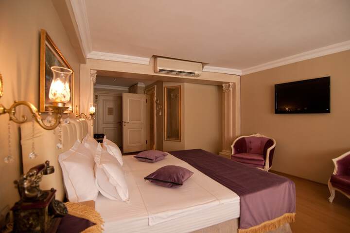 Room 4 of 49