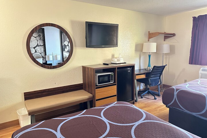 2 Double Beds (2 of 6)