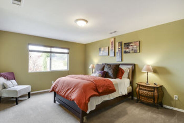 Room 10 of 21
