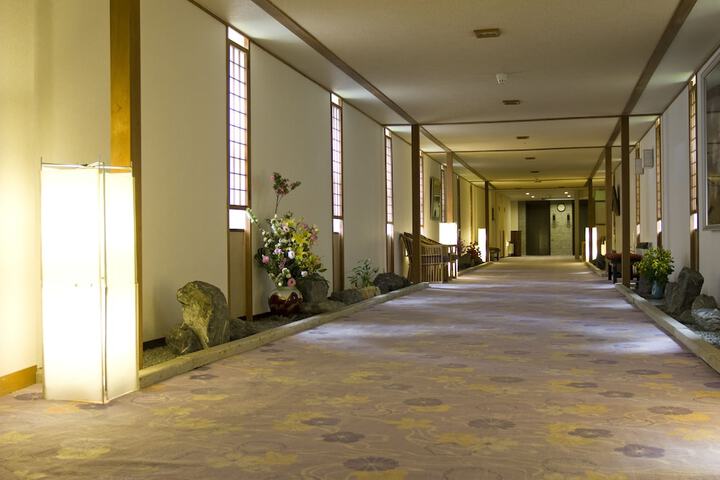 Ballroom/Hall 29 of 33