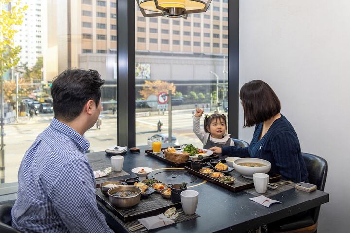 Breakfast/Coffee Service 91 of 158