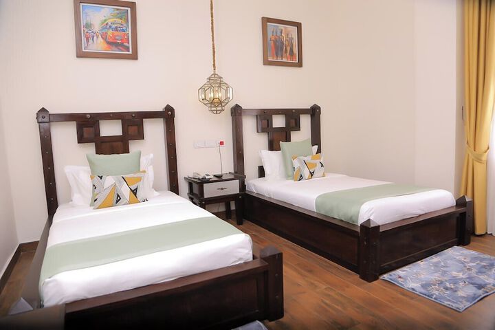 Room 6 of 24
