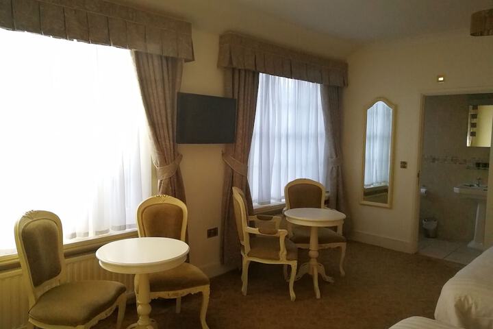 Room 40 of 132