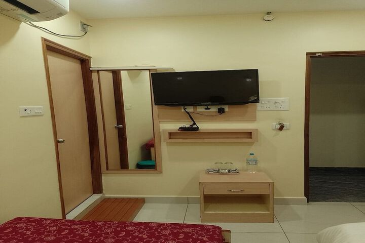 Room 13 of 25