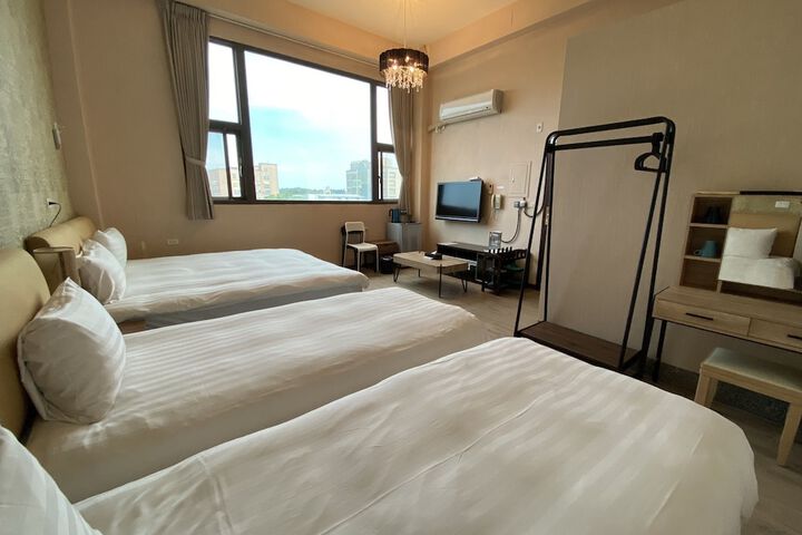 Room 10 of 38