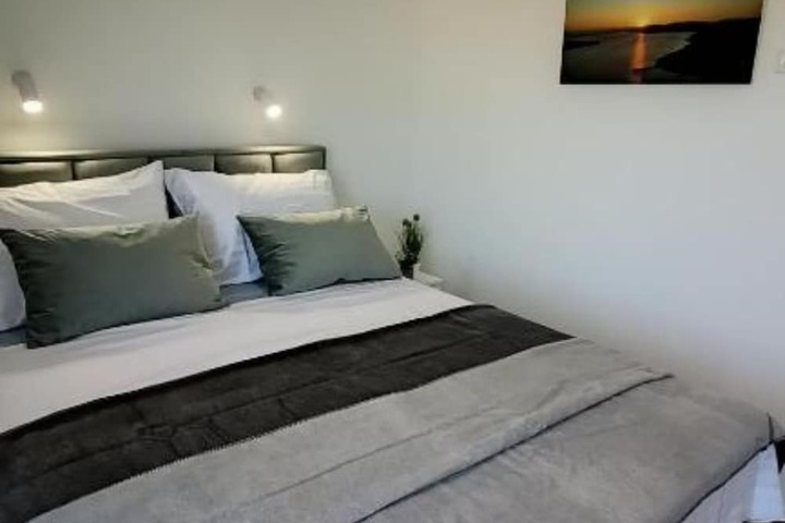Room 6 of 29